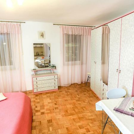 Apartments Pyros Piran Exterior photo
